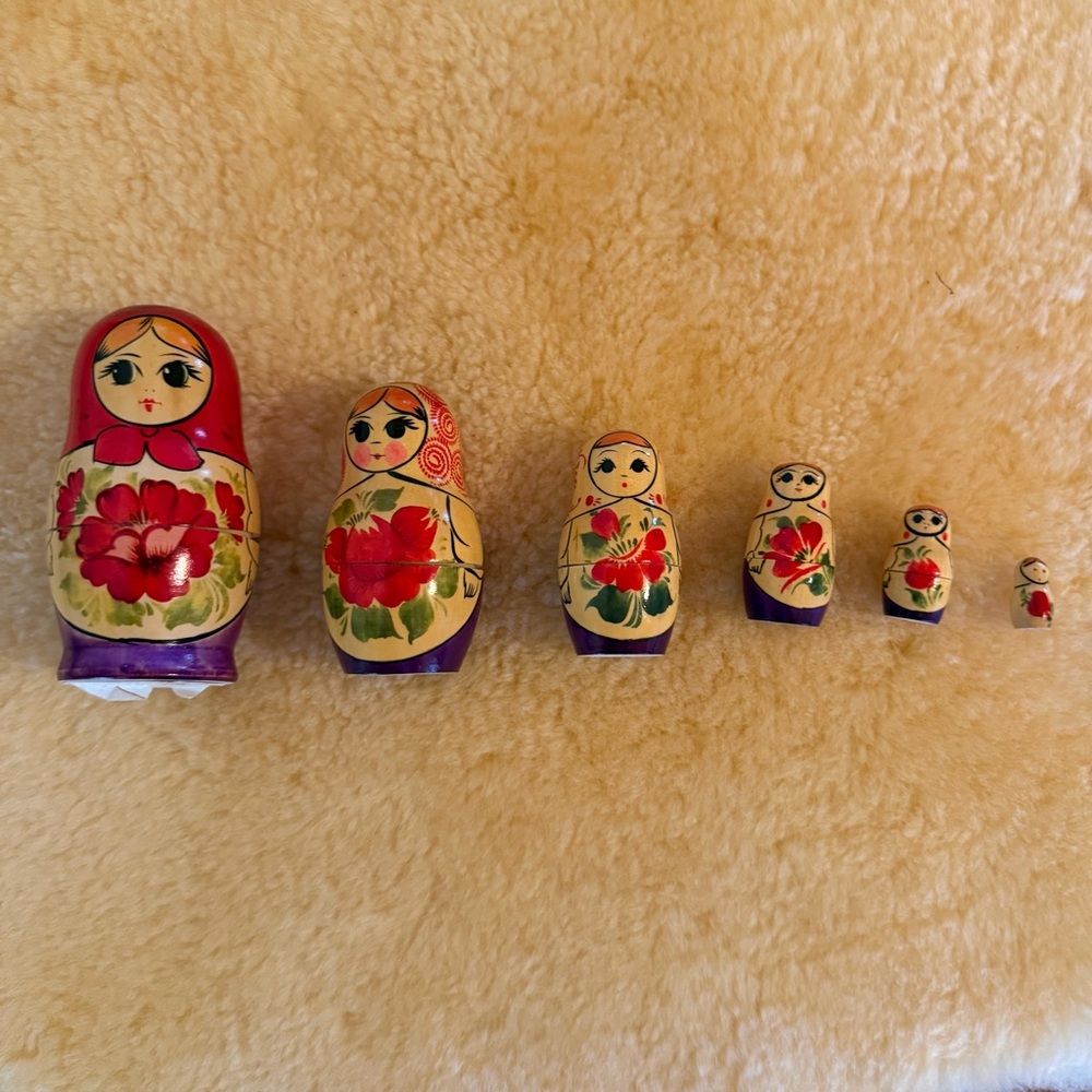 Vintage Russian Babushka Matryoshka Nesting Doll Hand Painted - 6 pieces